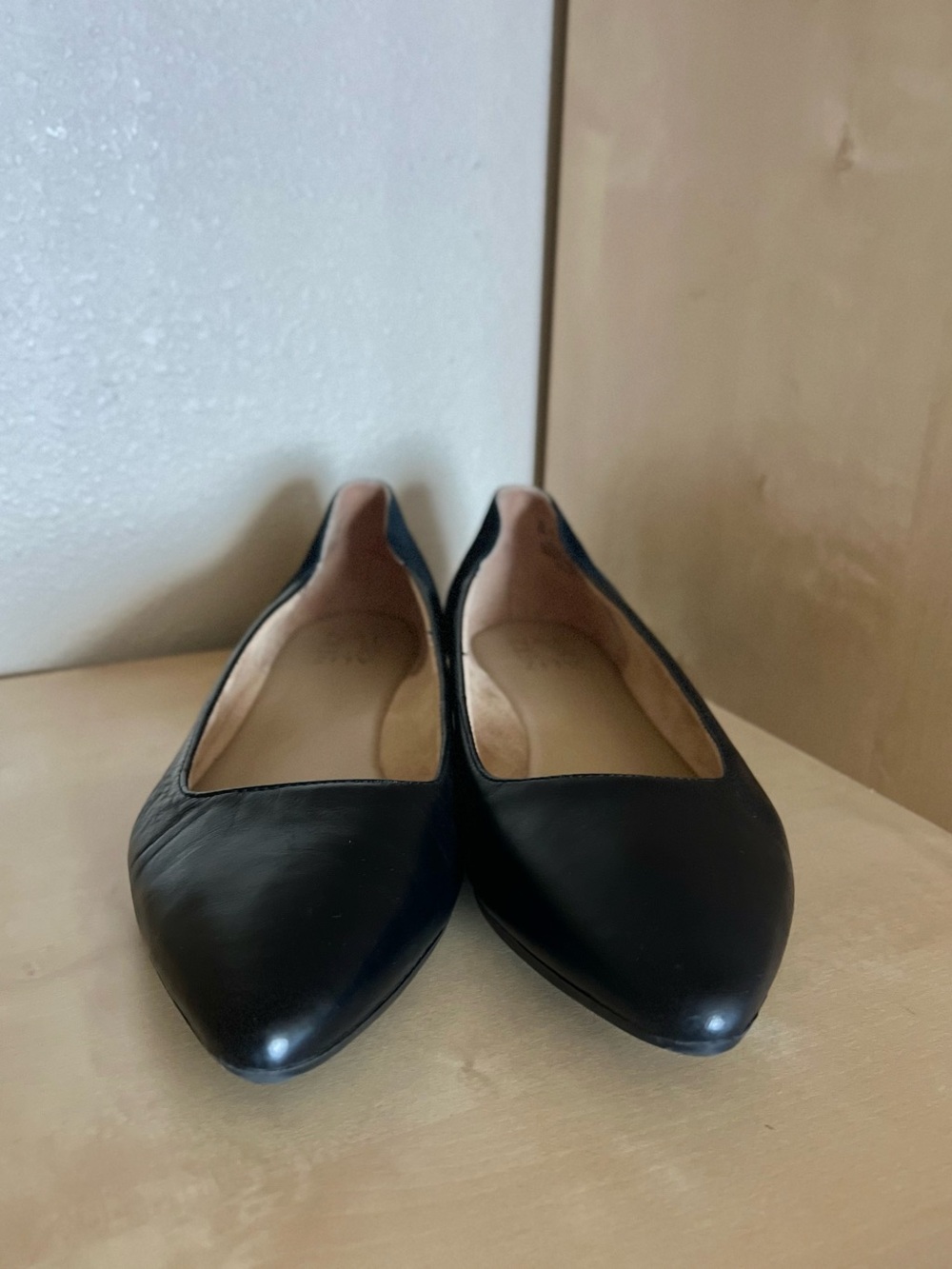 Naturalizer Rayna Black Leather & Suede Pointed Toe Flats - Size 9W/39 - Picture 5 of 9